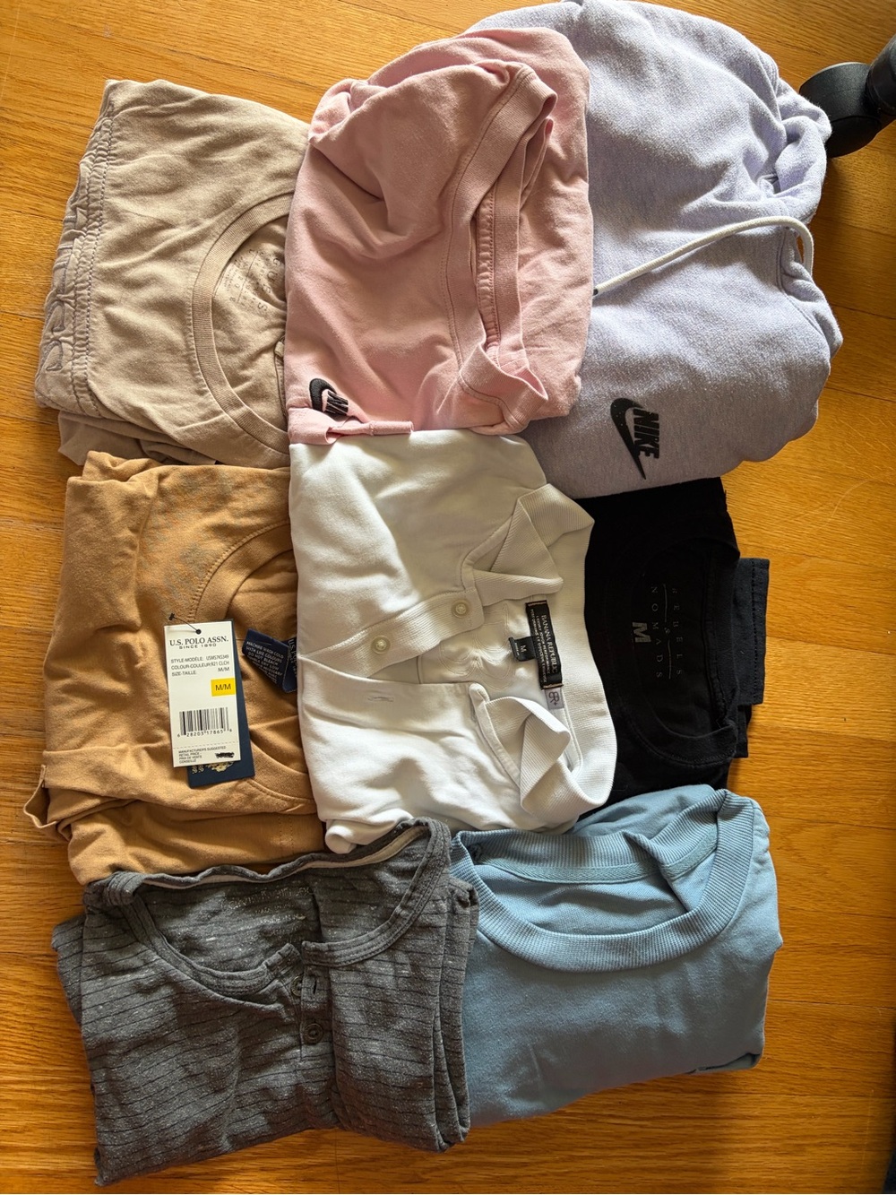 Men’s Size Medium Clothing Bundle: Nike, Banana Republic, Polo Ralph Lauren, etc